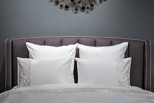 Комплект постельного белья «Паллада» с вышивкой кинг сайз 220х240см золотой 3 (превью)