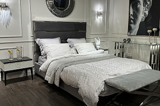 Кровать двуспальная велюровая