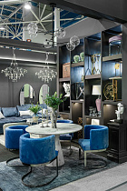 Стул на металлическом каркасе темно-голубой