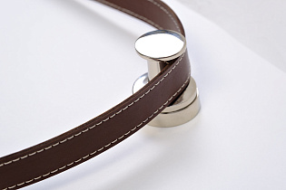 Зеркало круглое на кожаном подвесе (хром)